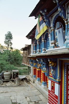 Pillared, double-storeyed building around the Ukhimath temple