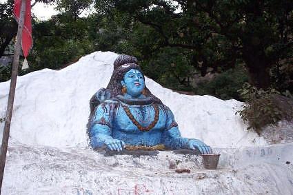 Shiva by the trek trail to Jatshankar cave