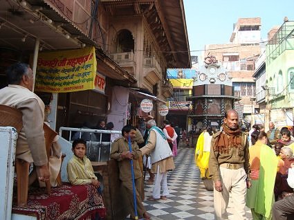 Banke Bihari temple and bazaar, Vrindavan Photo journal