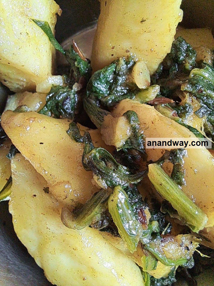 Punjabi Spinach Potato Sabji Recipe, No onion garlic recipe. Vegetarian Satvik recipe
